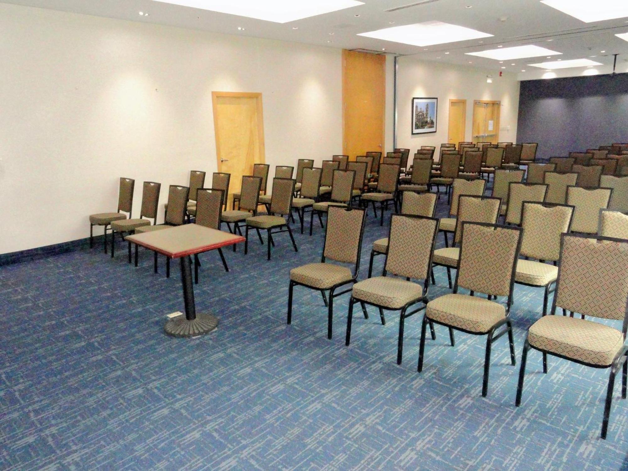 Holiday Inn Express & Suites Toluca Zona Aeropuerto By Ihg Εξωτερικό φωτογραφία