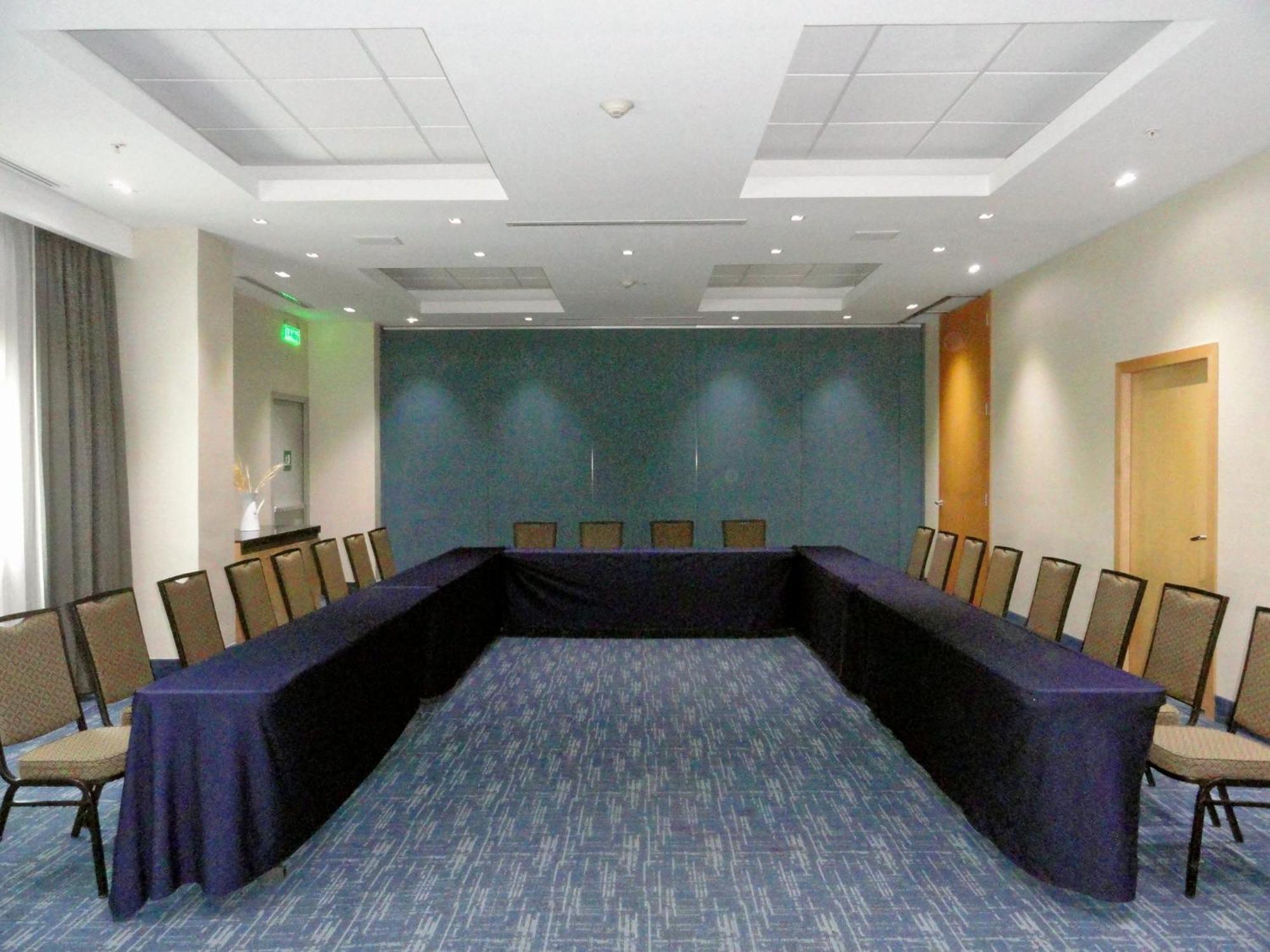 Holiday Inn Express & Suites Toluca Zona Aeropuerto By Ihg Εξωτερικό φωτογραφία