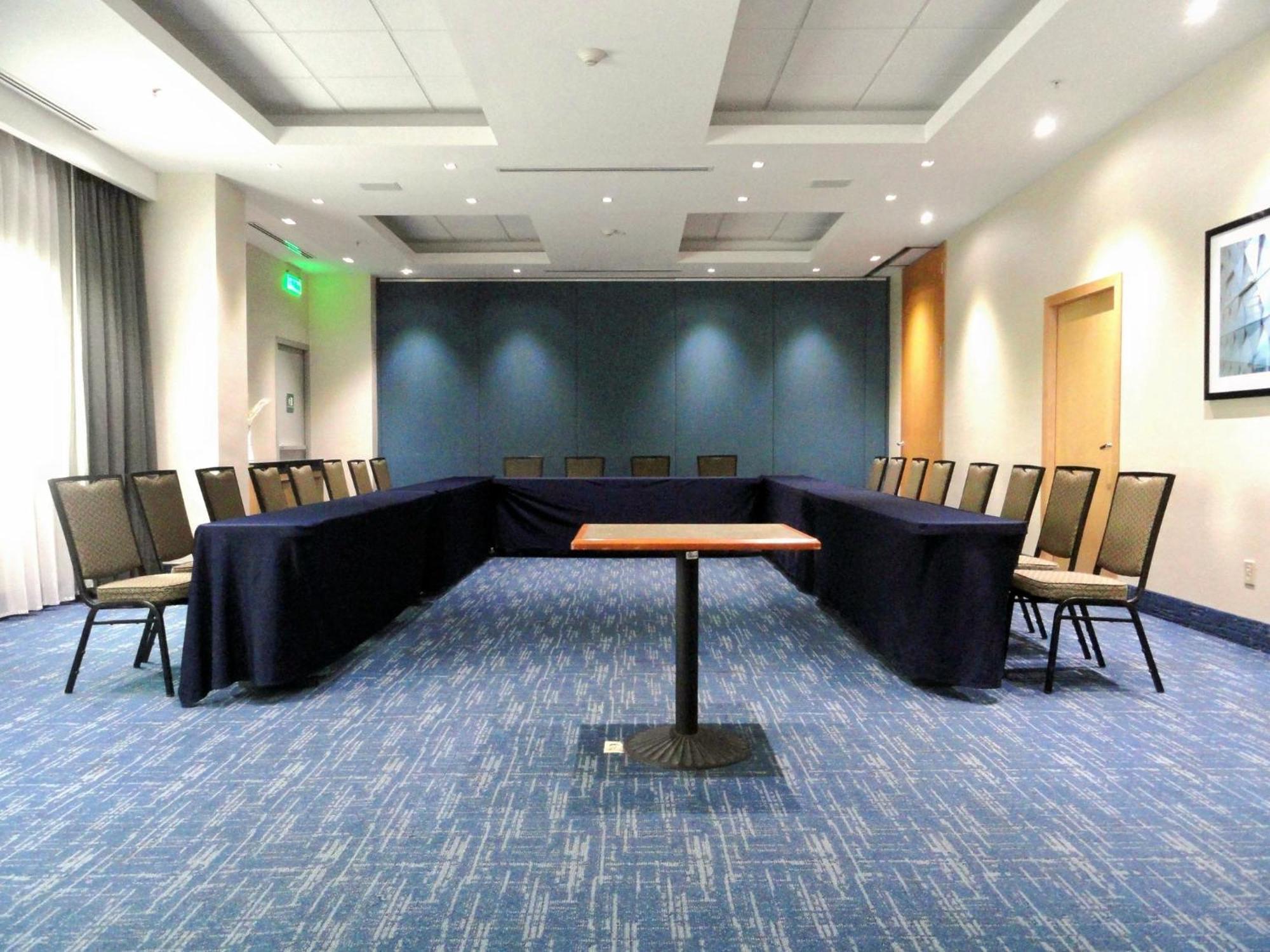 Holiday Inn Express & Suites Toluca Zona Aeropuerto By Ihg Εξωτερικό φωτογραφία